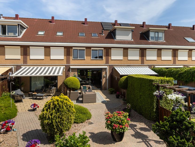 Agnes Bartoutslaan 74, HENDRIK-IDO-AMBACHT