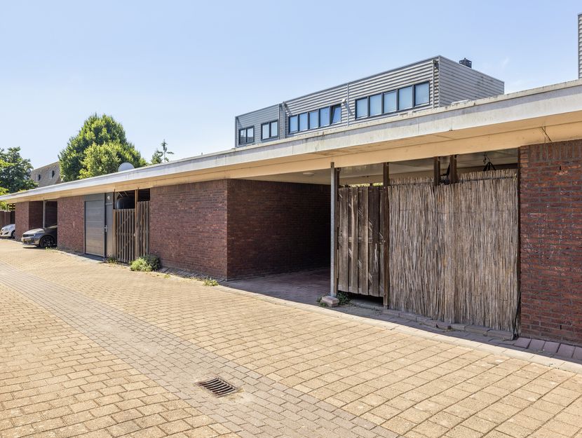 Moerbeigaarde 11, HENDRIK-IDO-AMBACHT