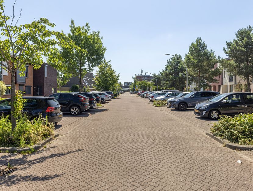 Moerbeigaarde 11, HENDRIK-IDO-AMBACHT