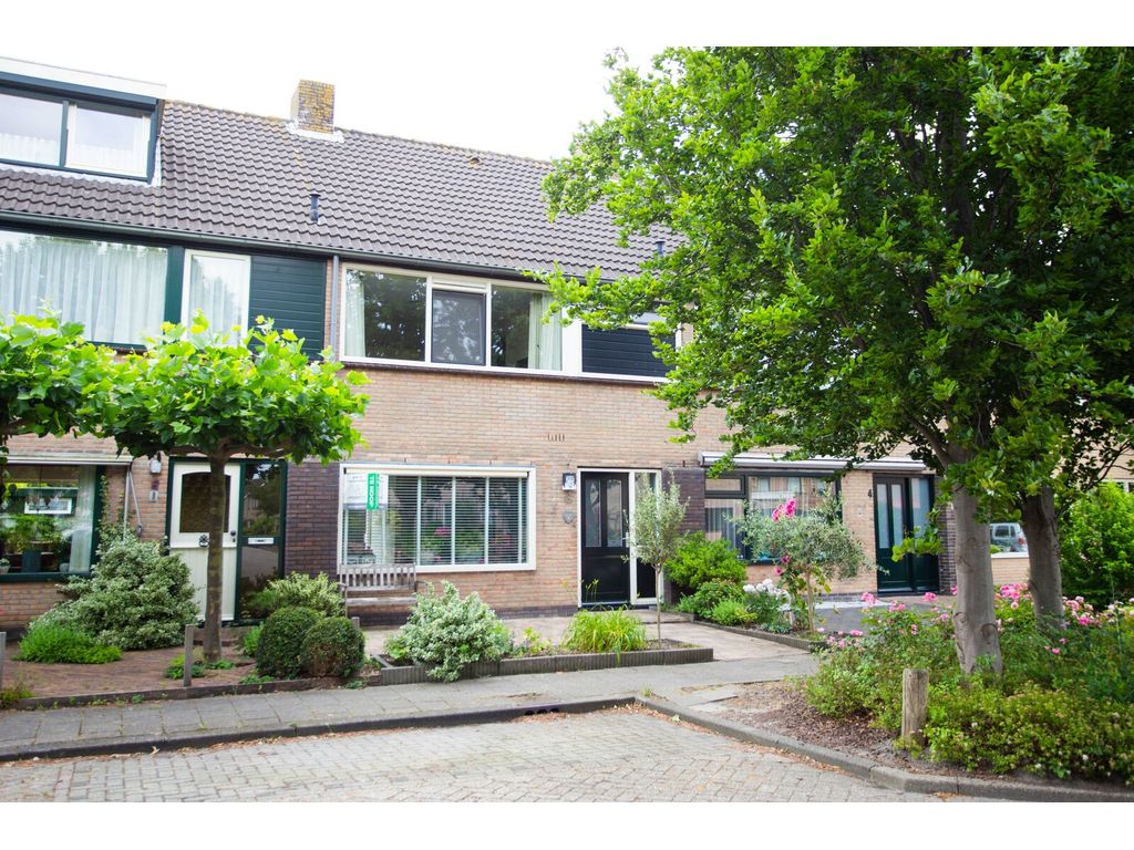 Bloemstraat 6, Waarland