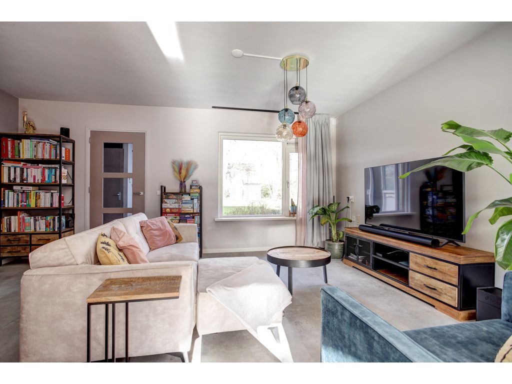 Loodglans 64, Heerhugowaard