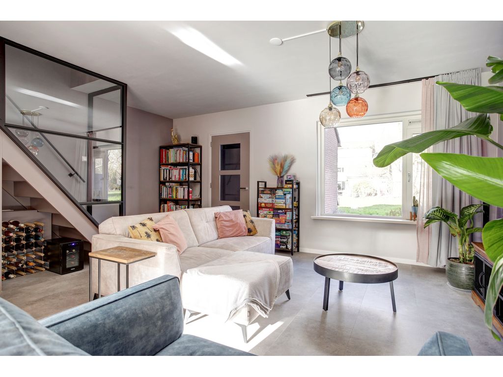 Loodglans 64, Heerhugowaard