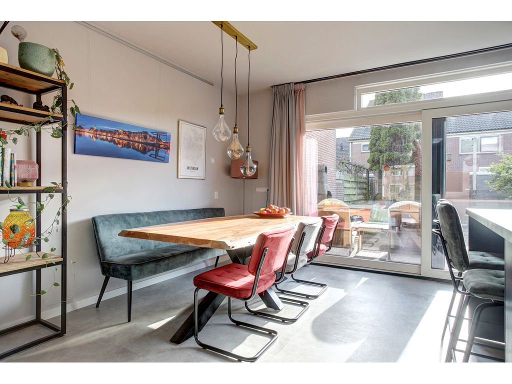 Loodglans 64, Heerhugowaard