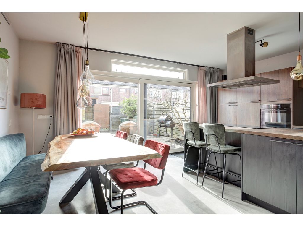 Loodglans 64, Heerhugowaard