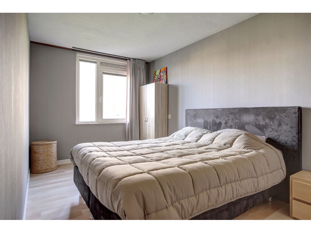 Loodglans 64, Heerhugowaard