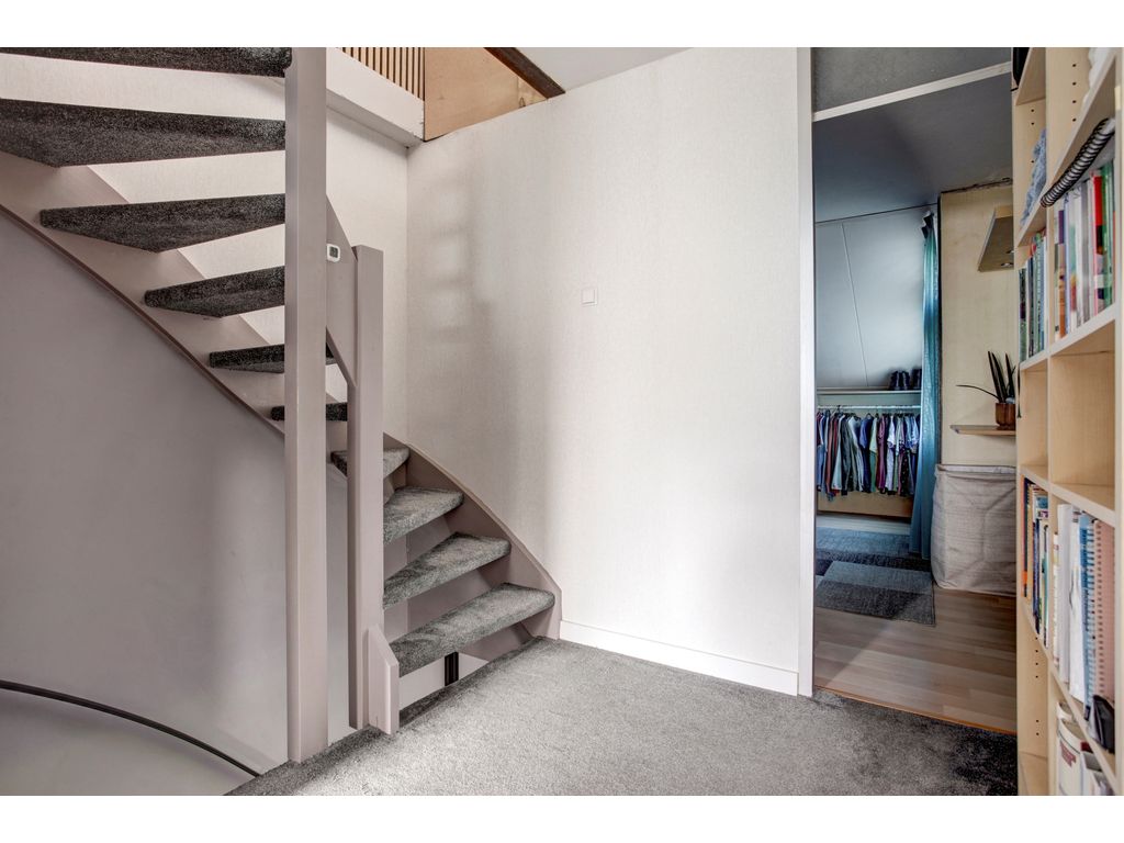 Loodglans 64, Heerhugowaard