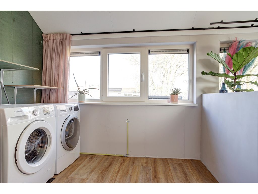 Loodglans 64, Heerhugowaard