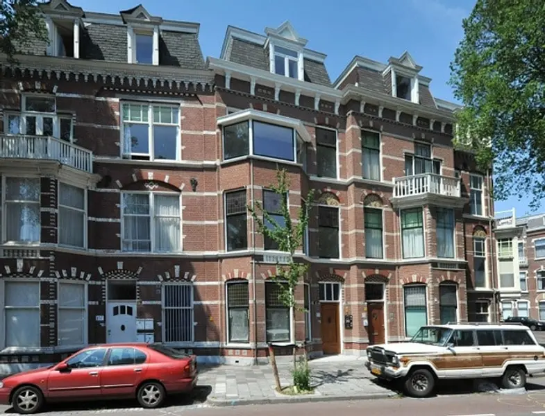 Rente blijft langer laag; huizenprijzen stijgen meer dan gedacht