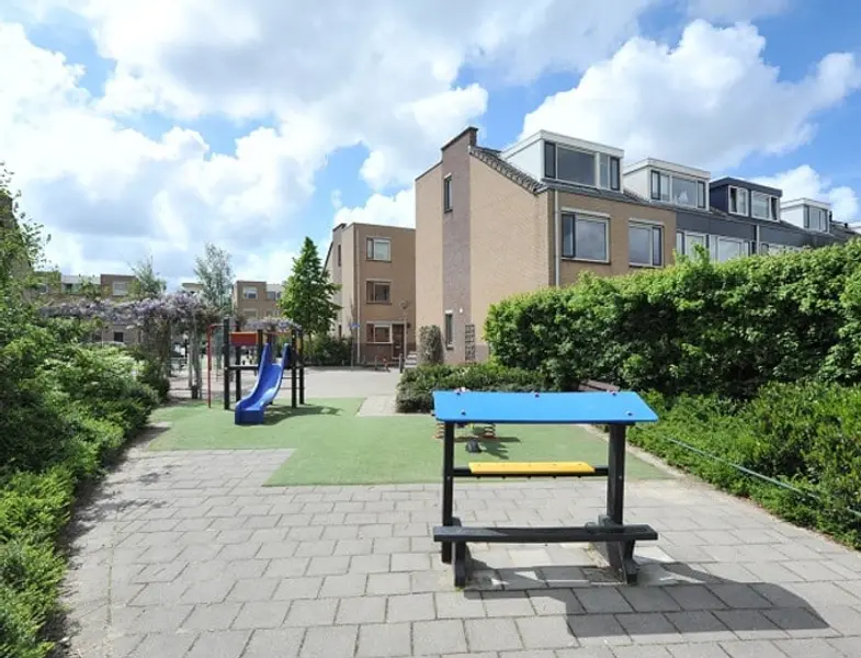 ‘Huizenprijzen stijgen tot 2021 door, aantal woningverkopen blijft dalen’