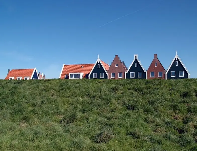 ‘820.000 geplande woningen in overstroombare gebieden’