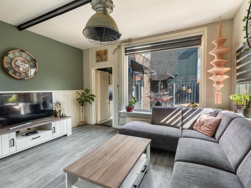 Cremerstraat 170, Pernis