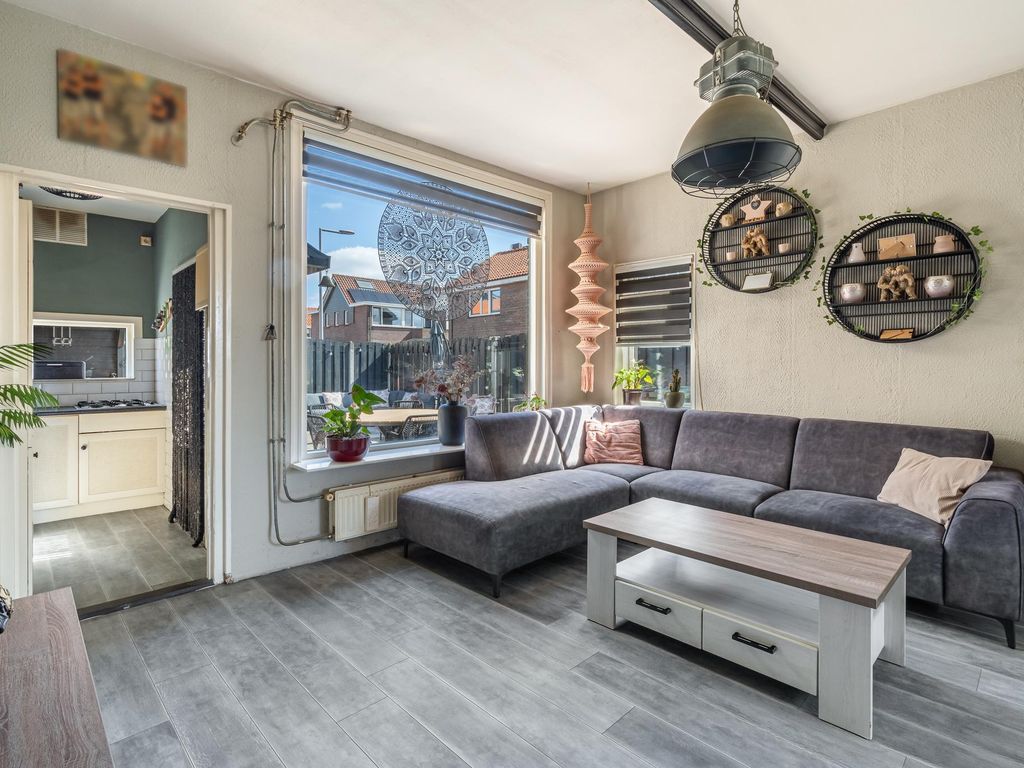 Cremerstraat 170, Pernis