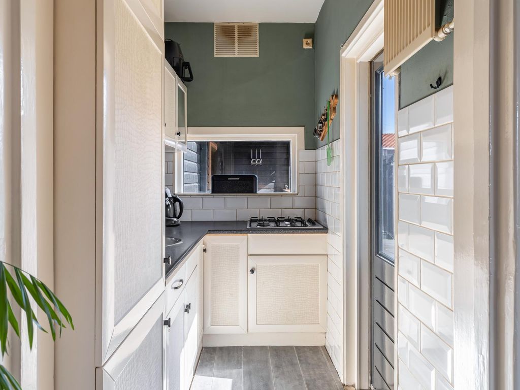 Cremerstraat 170, Pernis