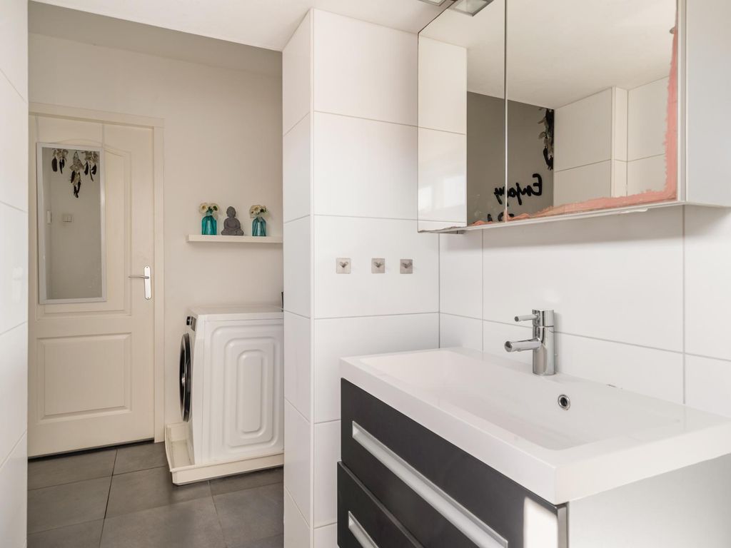 Cremerstraat 170, Pernis
