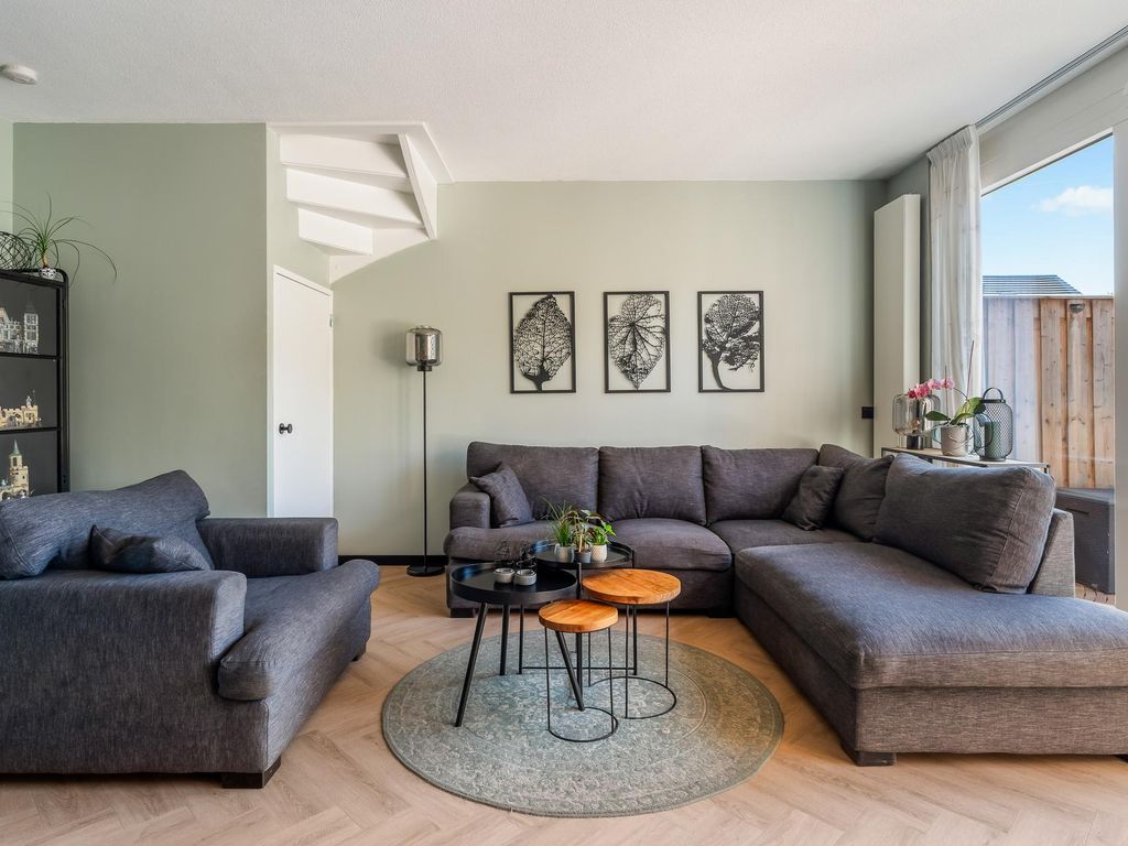 Kubbeplantsoen 10, Hoogvliet