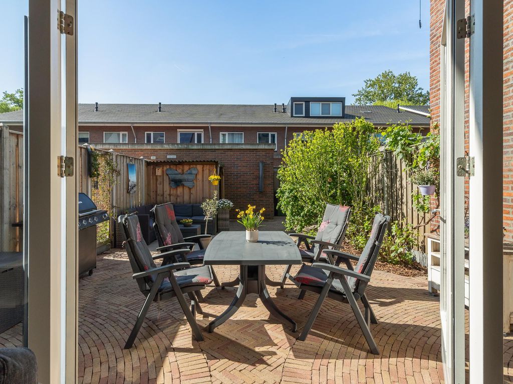 Kubbeplantsoen 10, Hoogvliet