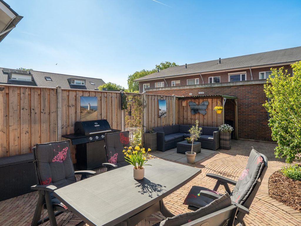 Kubbeplantsoen 10, Hoogvliet