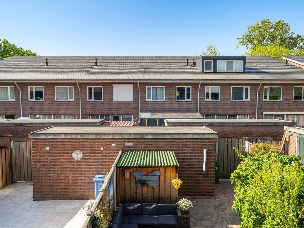 Kubbeplantsoen 10, Hoogvliet