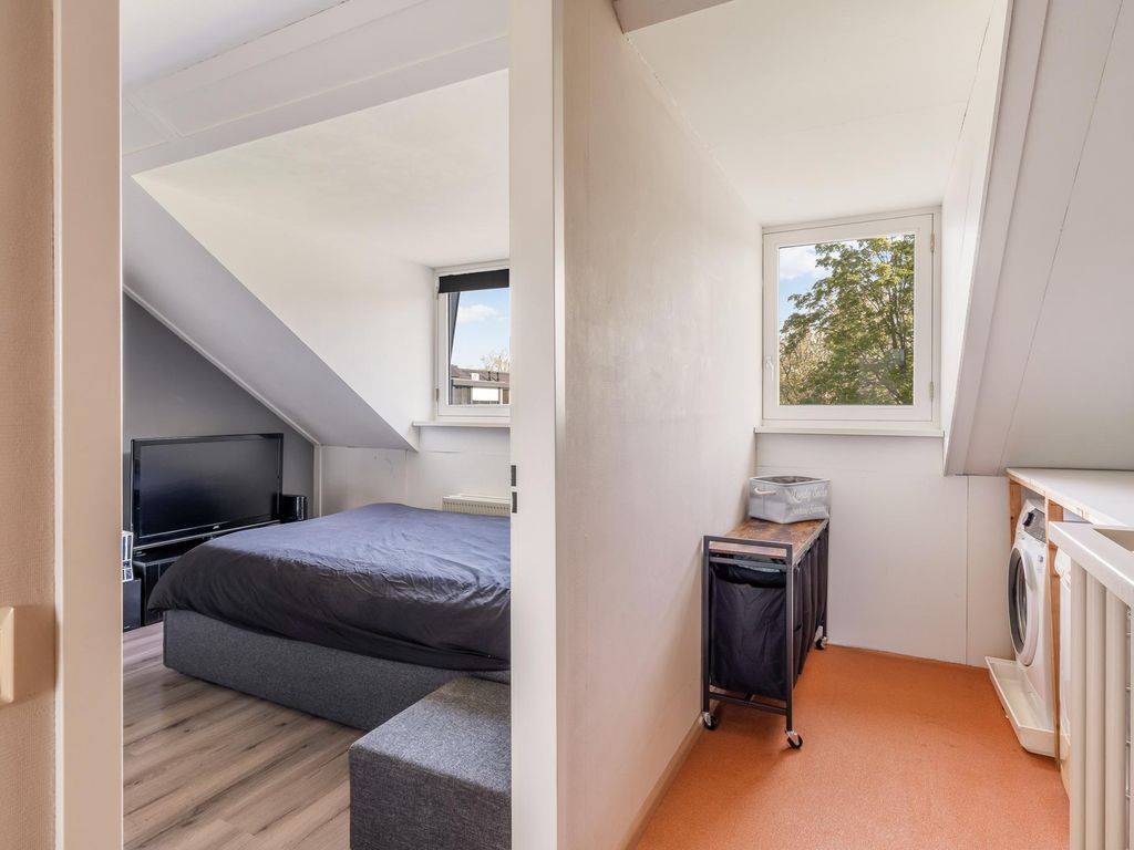 Kubbeplantsoen 10, Hoogvliet