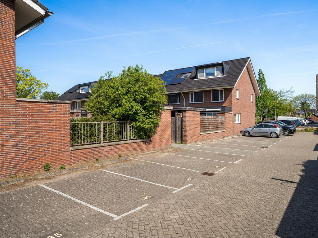 Kubbeplantsoen 10, Hoogvliet