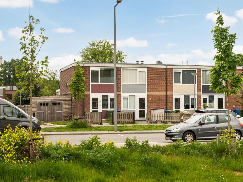 Troubadourlaan 23, Hoogvliet