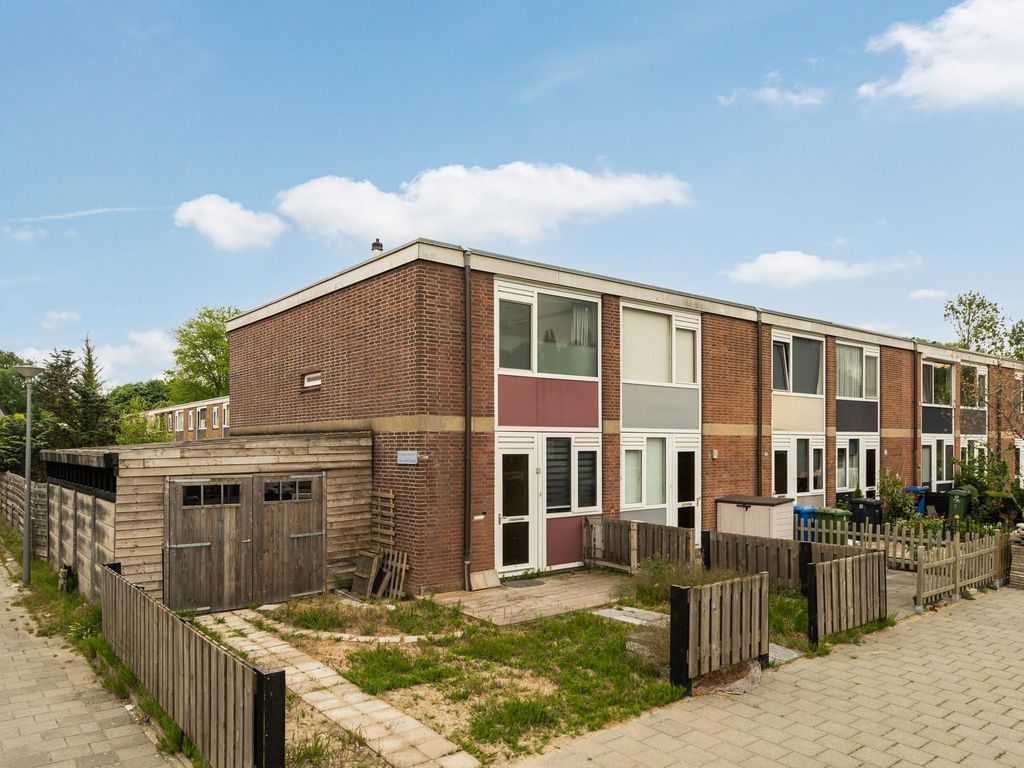Troubadourlaan 23, Hoogvliet