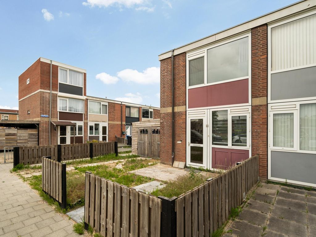Troubadourlaan 23, Hoogvliet