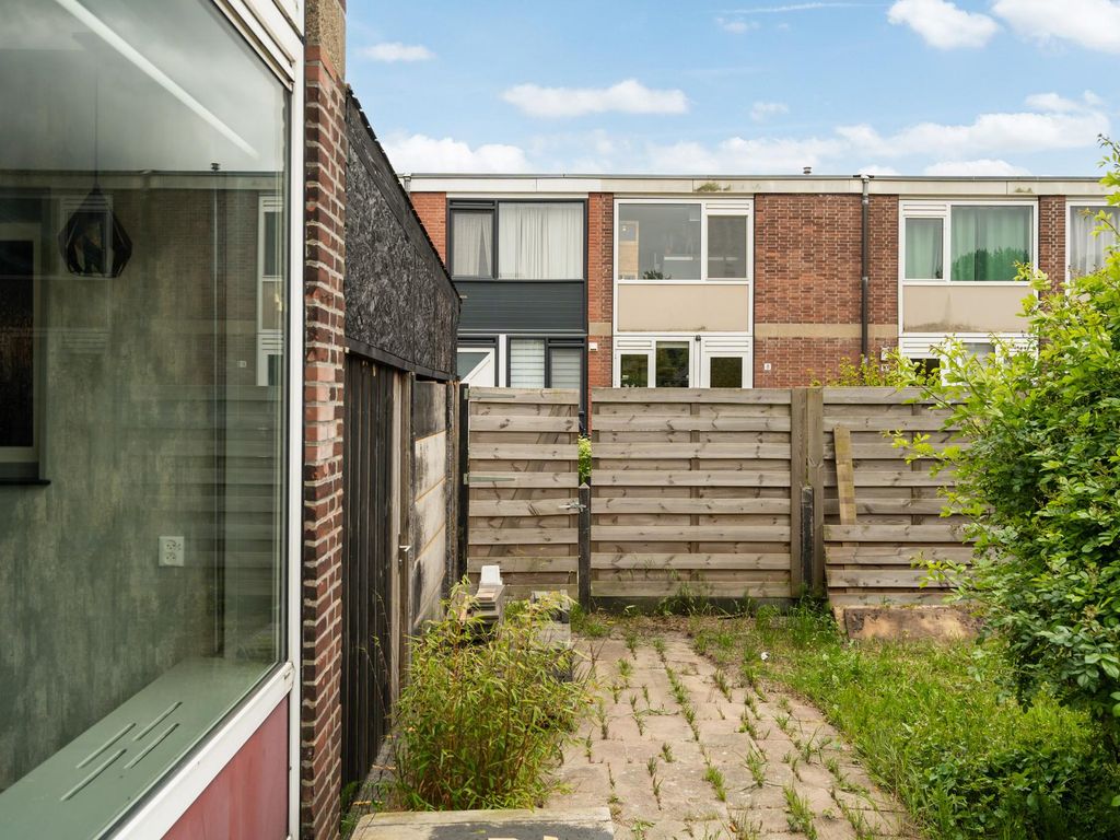 Troubadourlaan 23, Hoogvliet