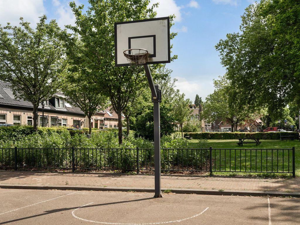 Uiterdijk 27, Pernis