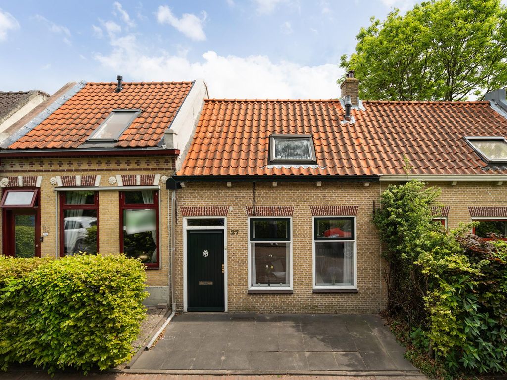 Uiterdijk 27, Pernis