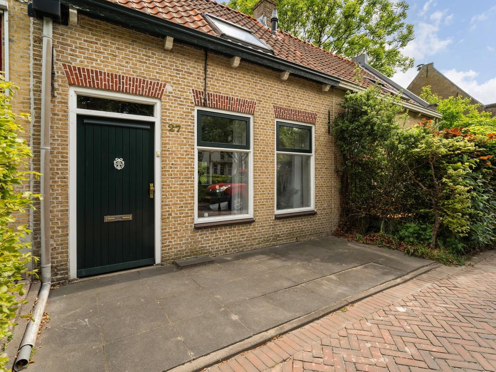 Uiterdijk 27, Pernis