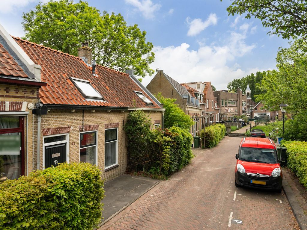 Uiterdijk 27, Pernis