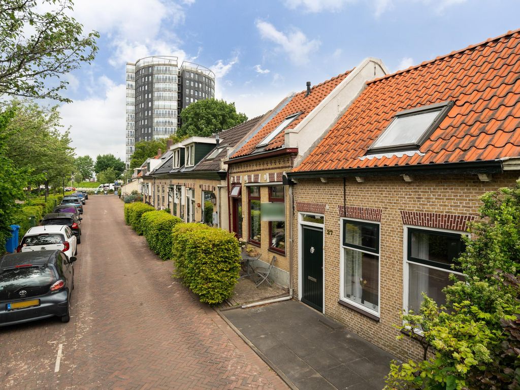 Uiterdijk 27, Pernis