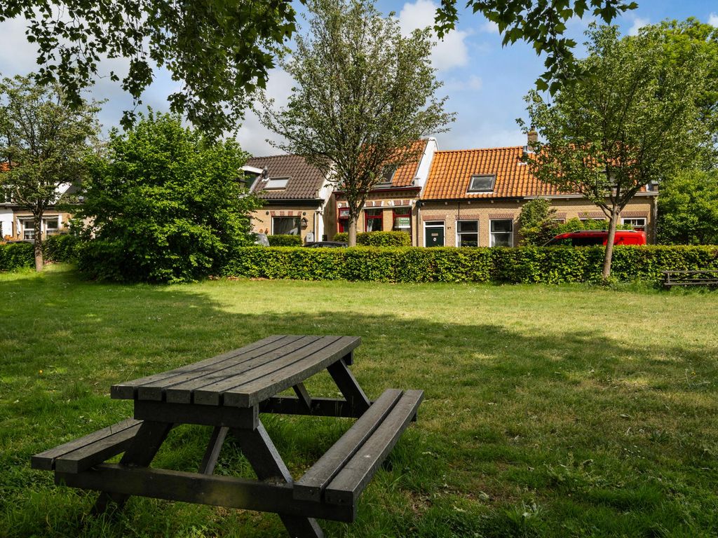 Uiterdijk 27, Pernis