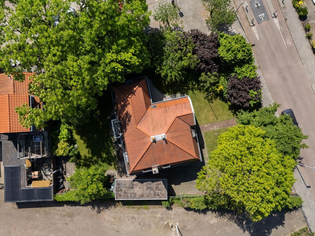 Burgemeester van Esstraat 58, Pernis