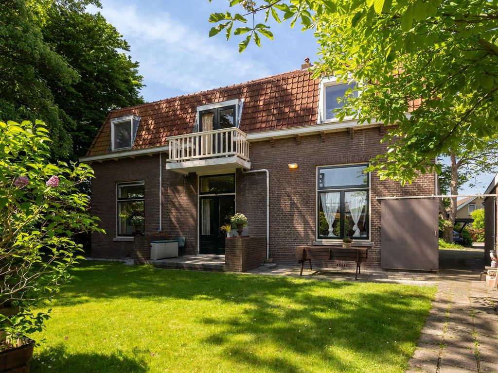 Burgemeester van Esstraat 58, Pernis