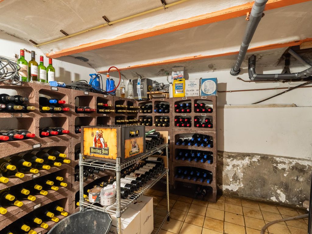 Burgemeester van Esstraat 58, Pernis