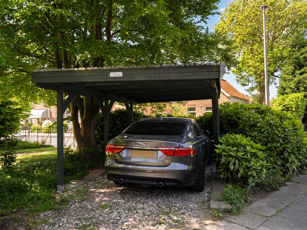 Burgemeester van Esstraat 58, Pernis