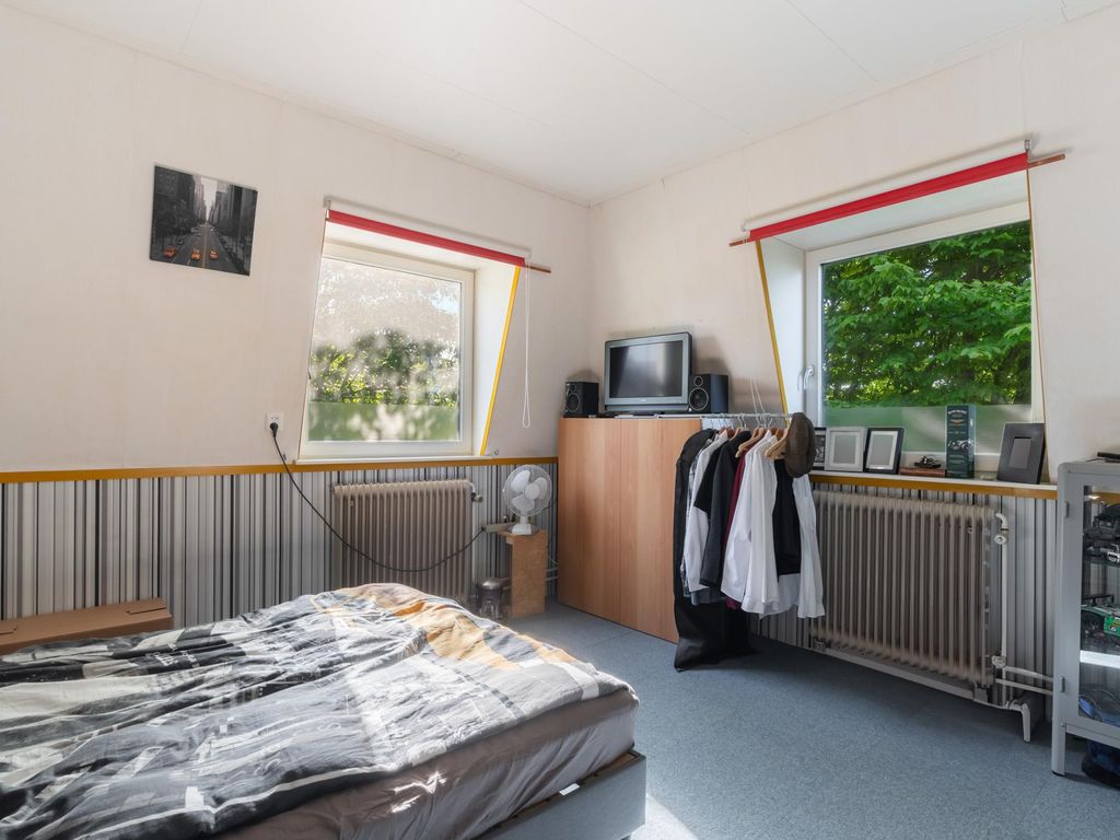 Burgemeester van Esstraat 58, Pernis