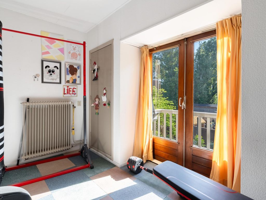 Burgemeester van Esstraat 58, Pernis