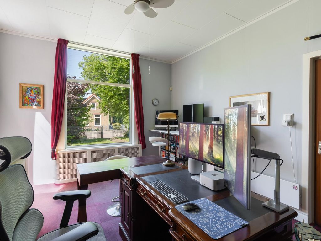 Burgemeester van Esstraat 58, Pernis