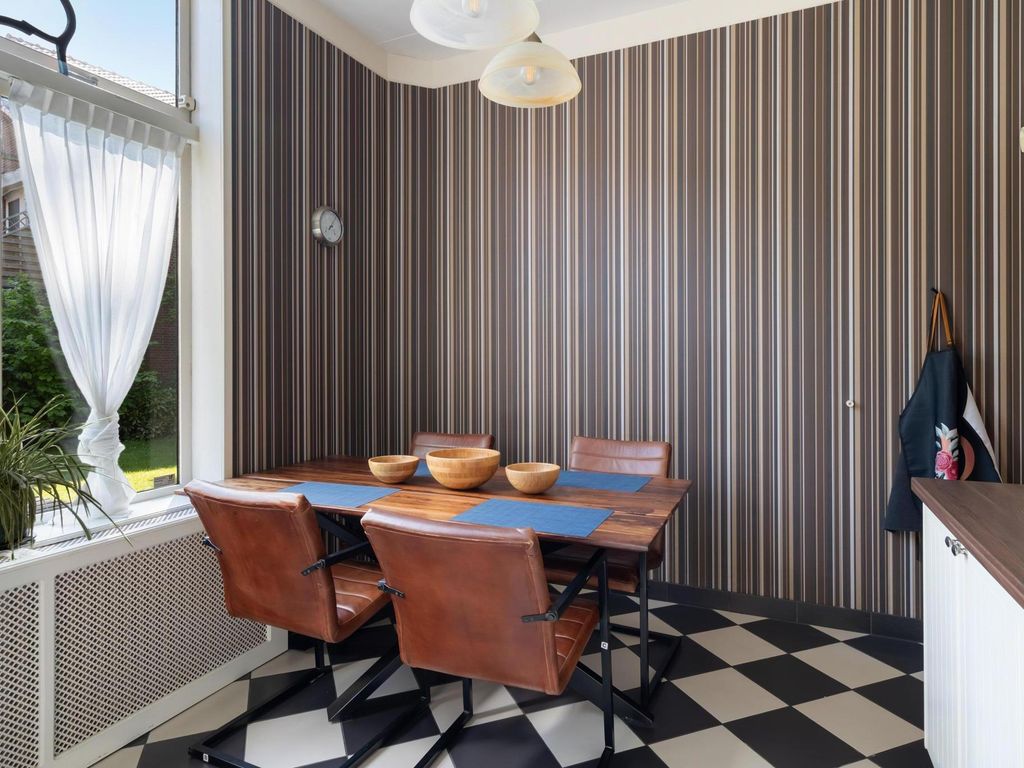 Burgemeester van Esstraat 58, Pernis