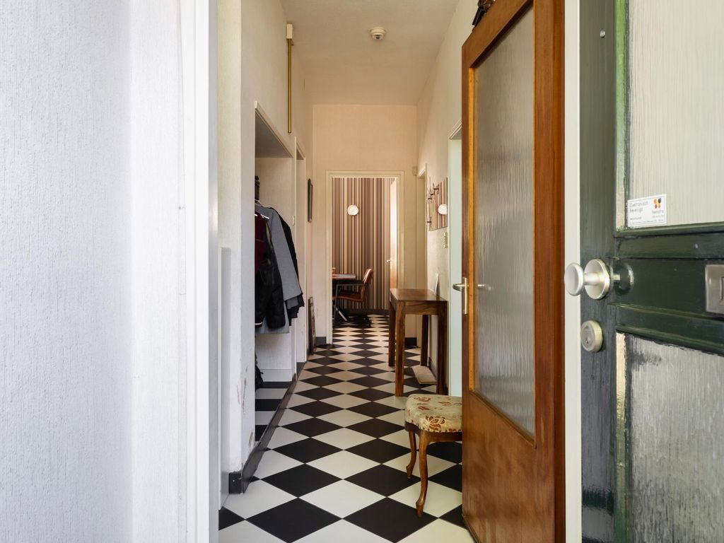 Burgemeester van Esstraat 58, Pernis
