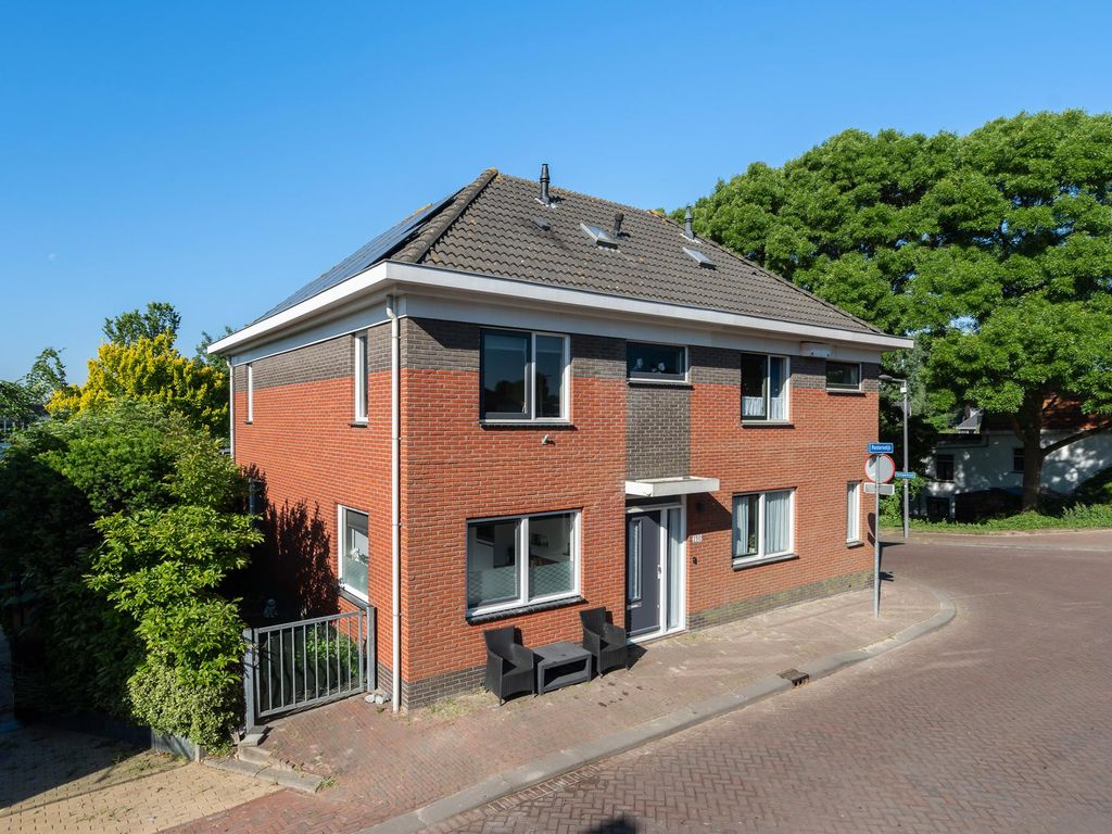 Pastoriedijk 230, Pernis