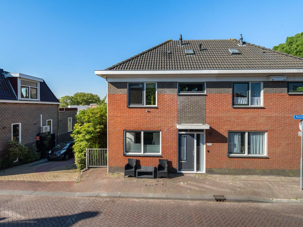 Pastoriedijk 230, Pernis