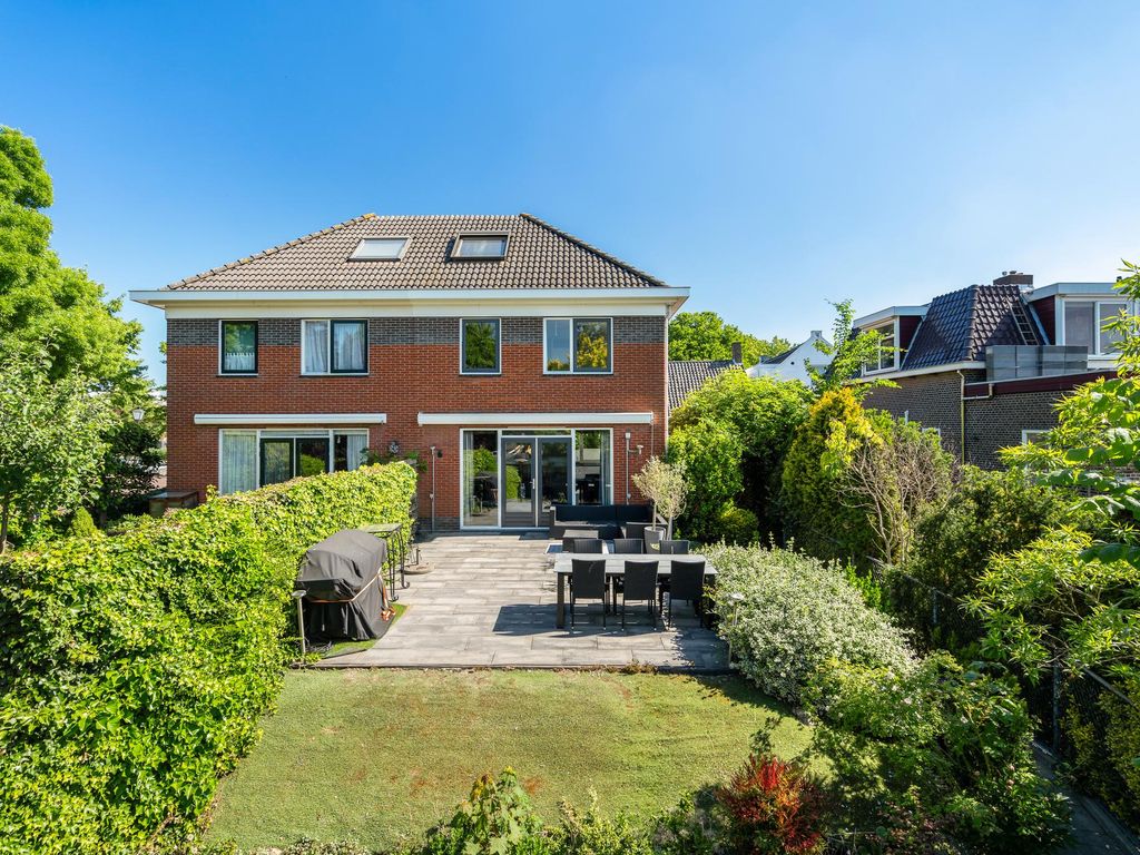 Pastoriedijk 230, Pernis
