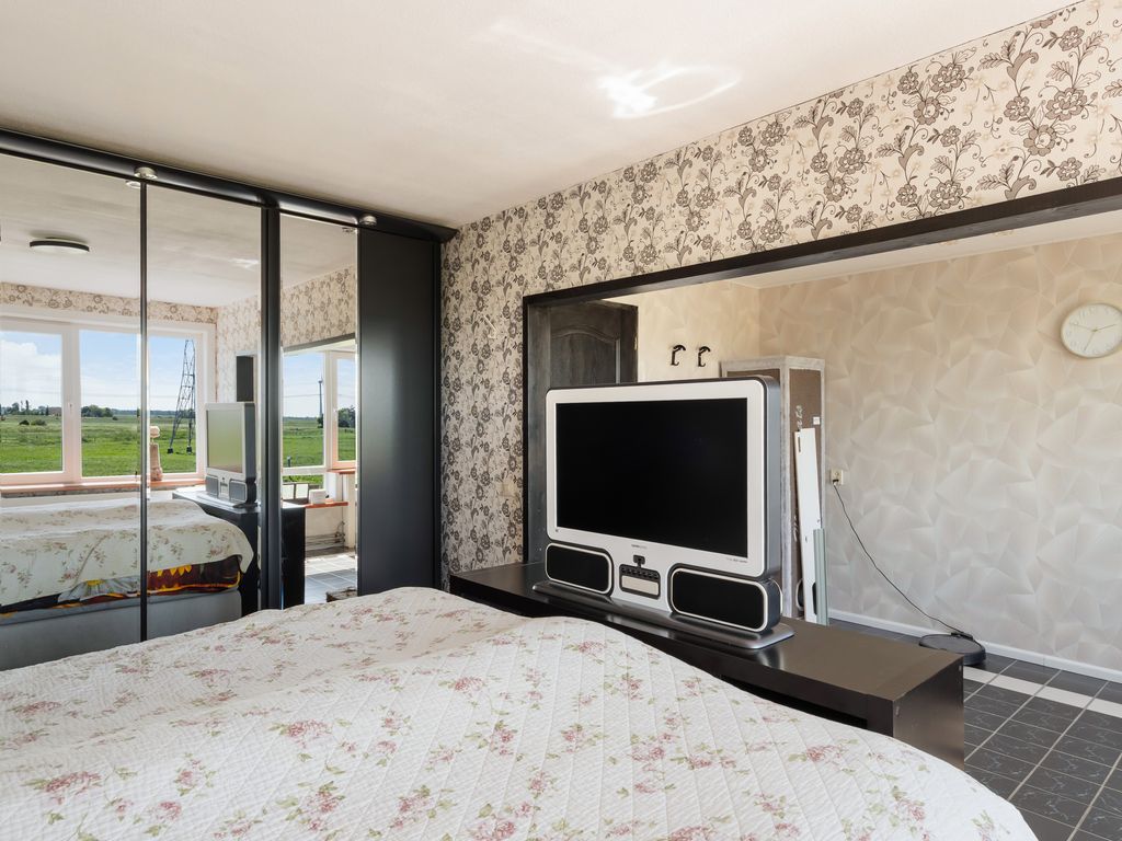 Parelgras 124, Spijkenisse