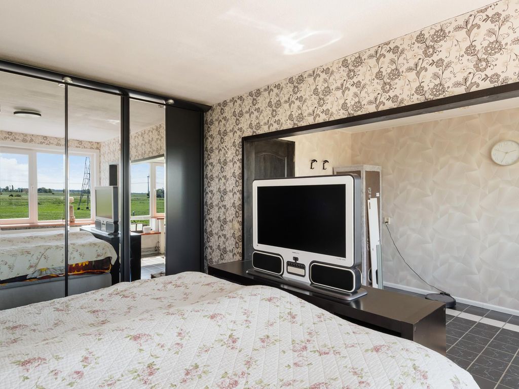 Parelgras 124, Spijkenisse