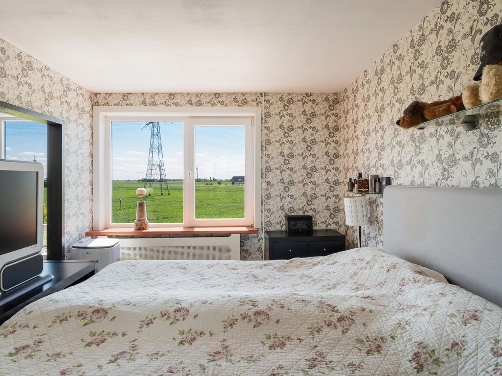 Parelgras 124, Spijkenisse