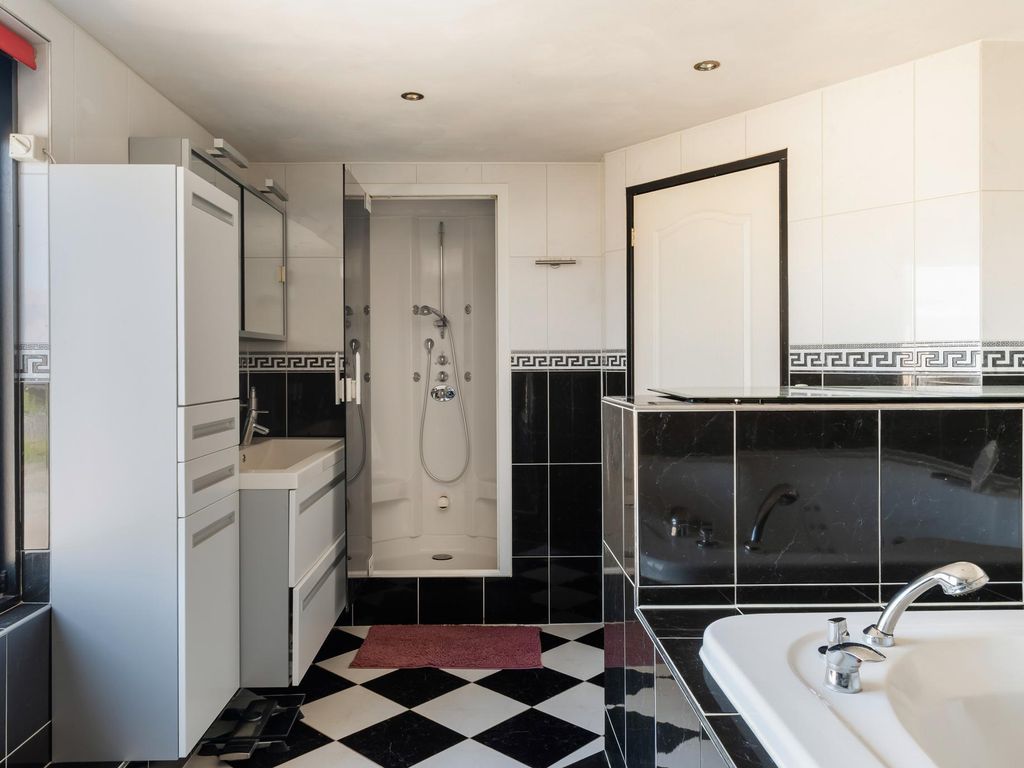 Parelgras 124, Spijkenisse